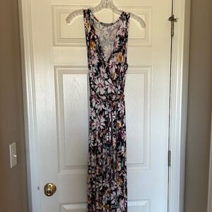 Women's Loveappela Multi Colored Floral Dress Size Large.  Excellent Condition